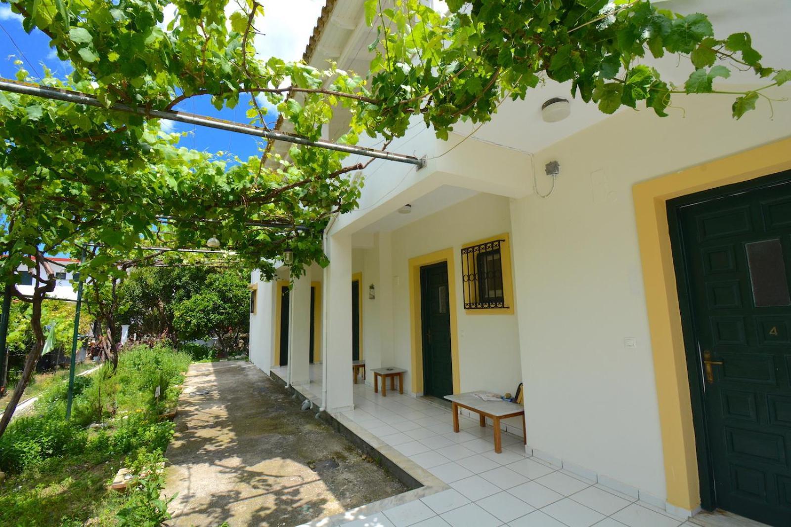 Dolphin Apt & Studios -Next To The Beach Roda  Dış mekan fotoğraf